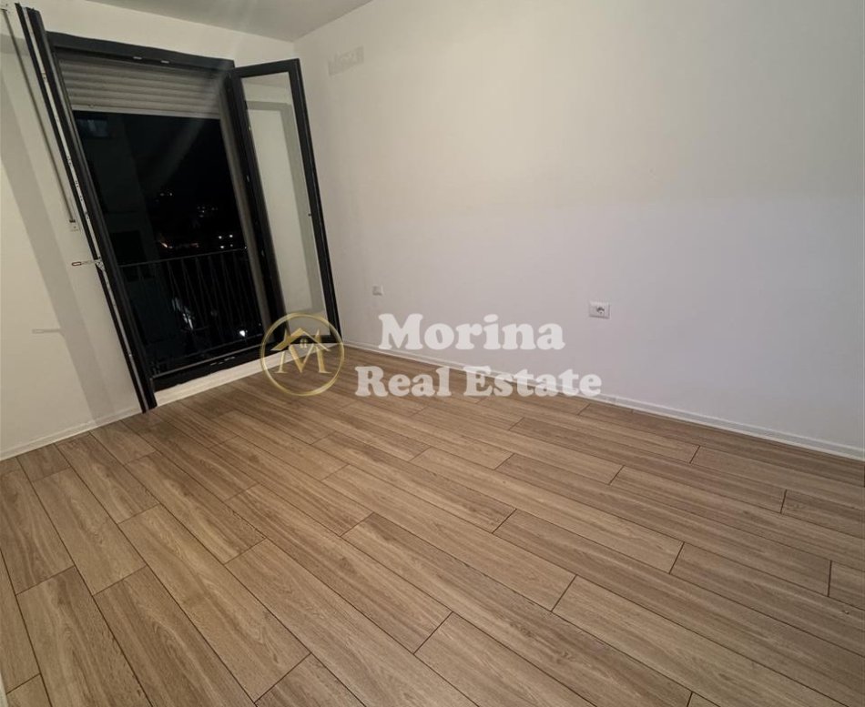 Tirane, jepet me qera ambjent biznesi Kati 2, 60 m² 450 € (Rezidenca Zirkon)