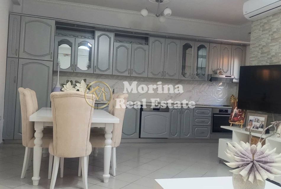 Tirane, shitet Vile Kati 2, 305 m² 310.000 € (Kamez /Rruga Albanet)