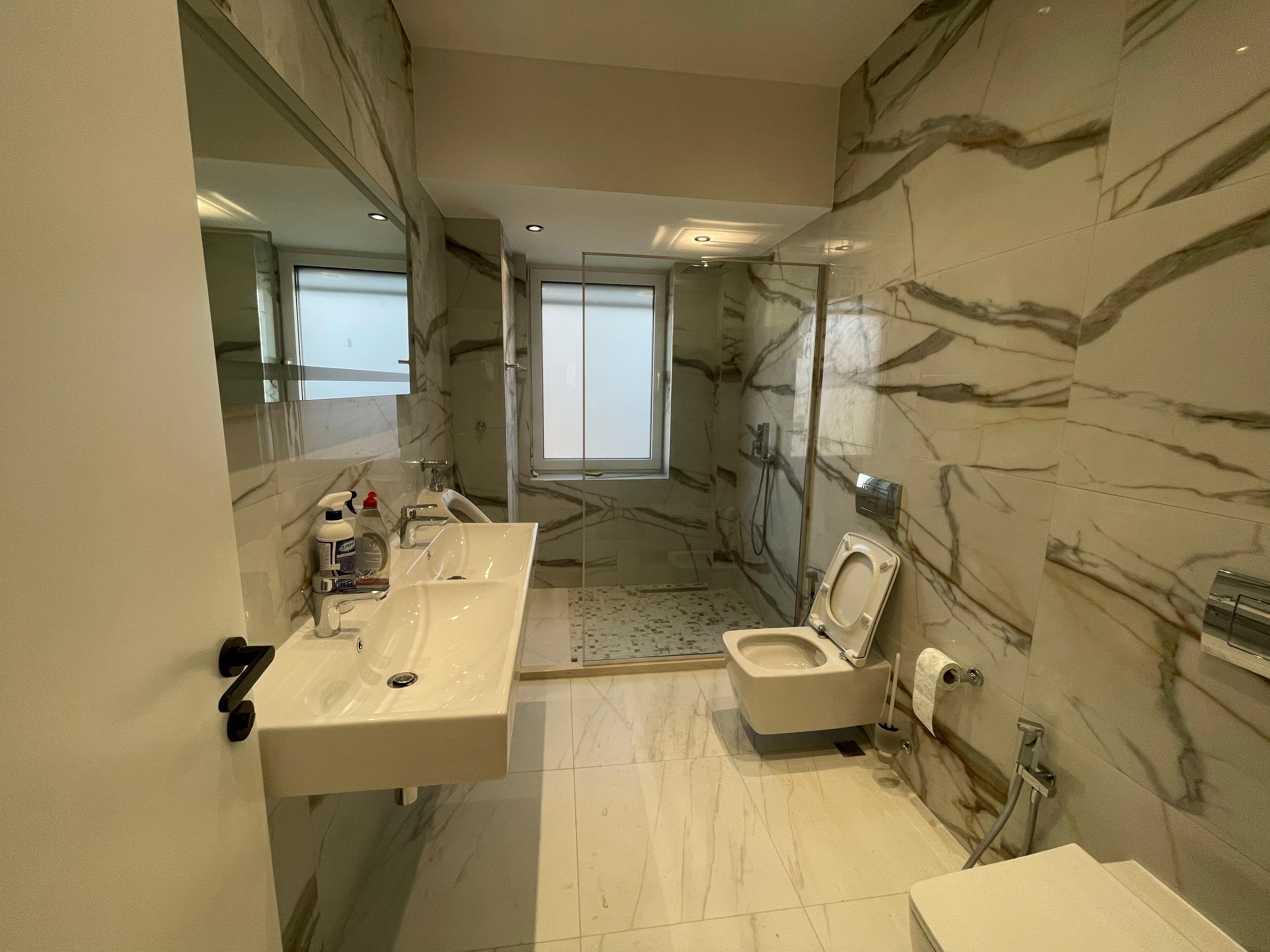 Qera, Apartament 3+1, Rruga Mine Peza, Tiranë - 1300€ | 104 m²