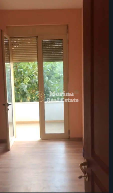 Tirane, jepet me qera shtepi 3+1 Kati 2, 154 m² 500 € (Kodra Priftit)
