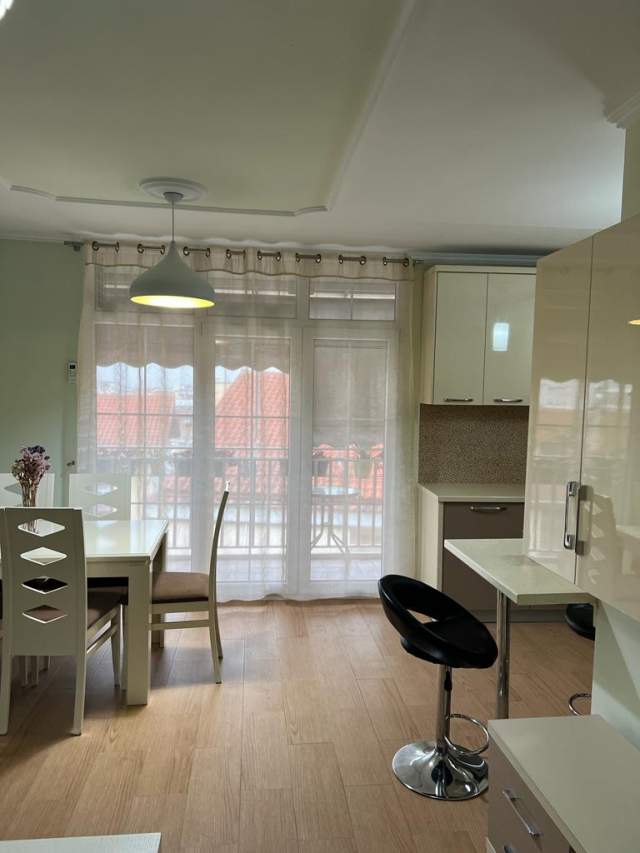 Tirane, jepet me qera apartament Kati 4, 75 m² 500 Leke (Ish Restorant Durresi)
