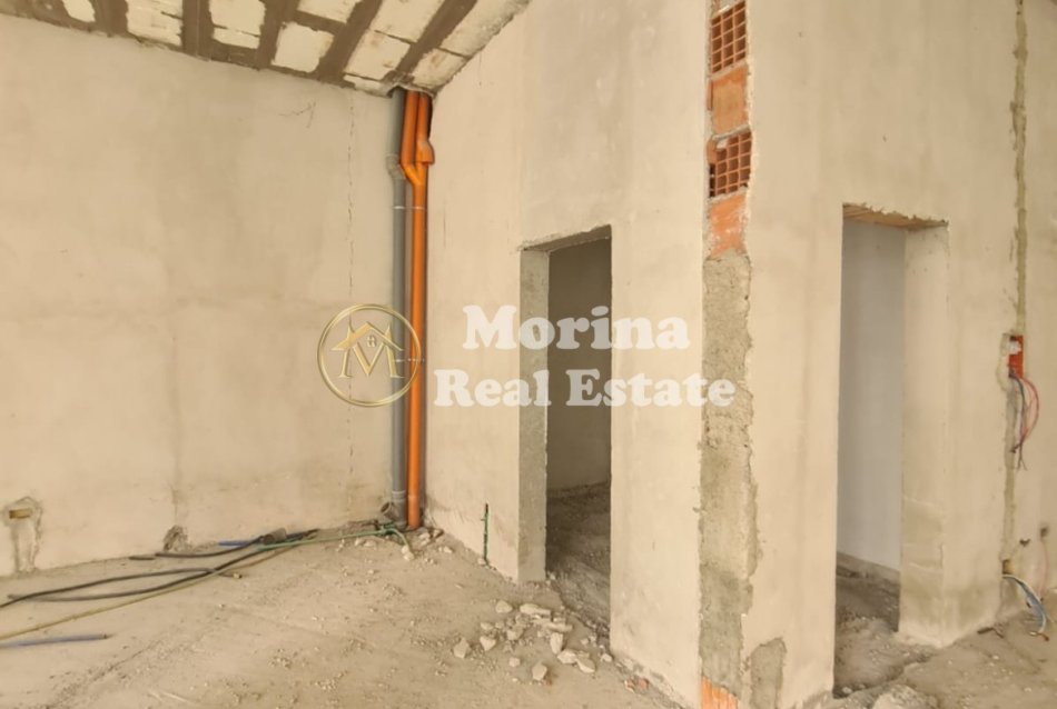 Tirane, shitet ambjent biznesi Kati 1, 120 m² 198.000 € (Liqeni i Thate/Rruga e Ullishtes)