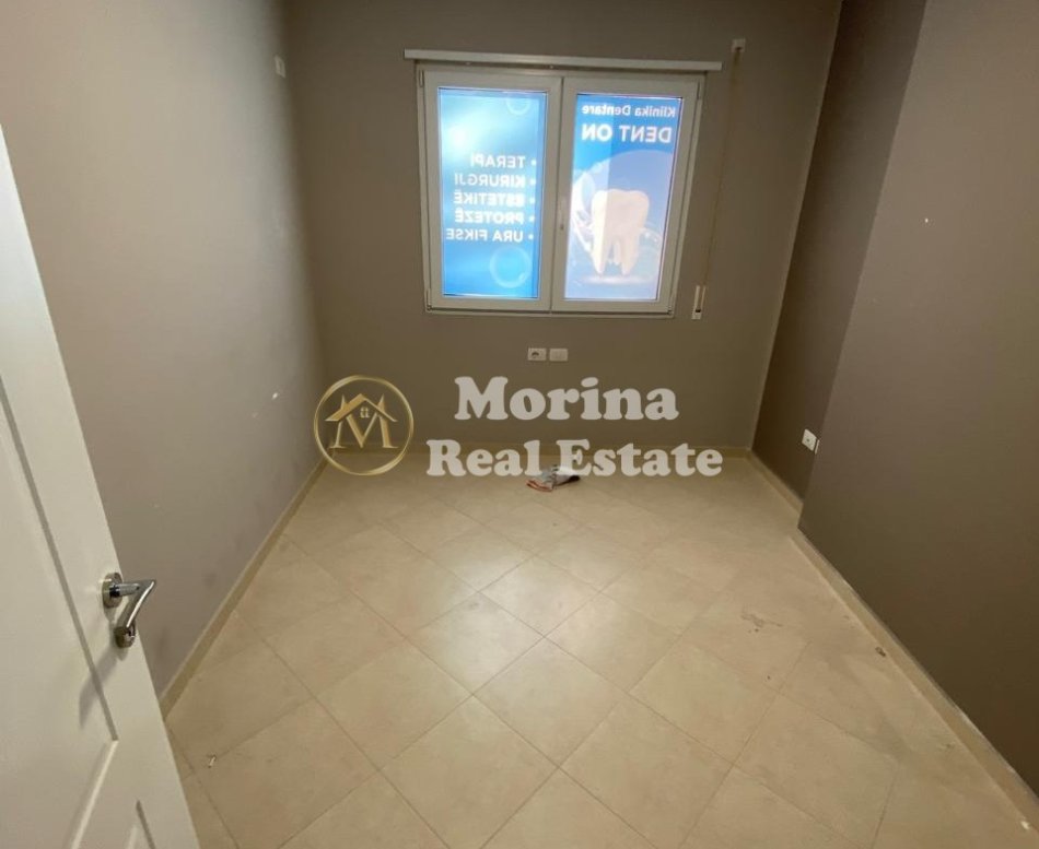 Tirane, jepet me qera apartament 3+1 Kati 2, 117 m² 500 € (5 Maji)