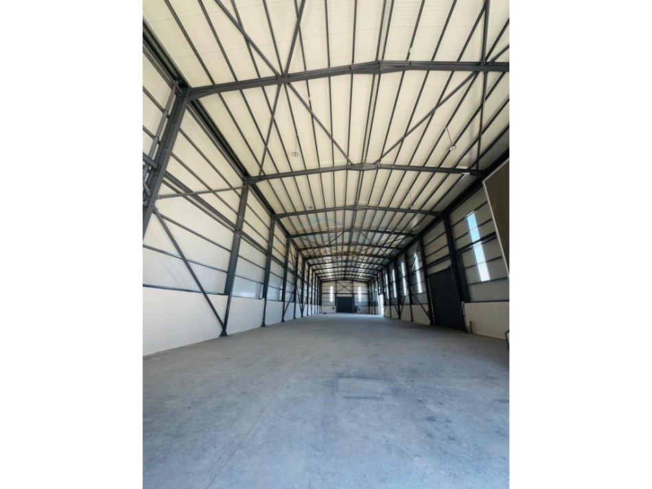 0683487469 Tirane, shitet magazine Kati 0, 6.000 m² 3.000.000 € (Autostrada TIRANE-DURRES)