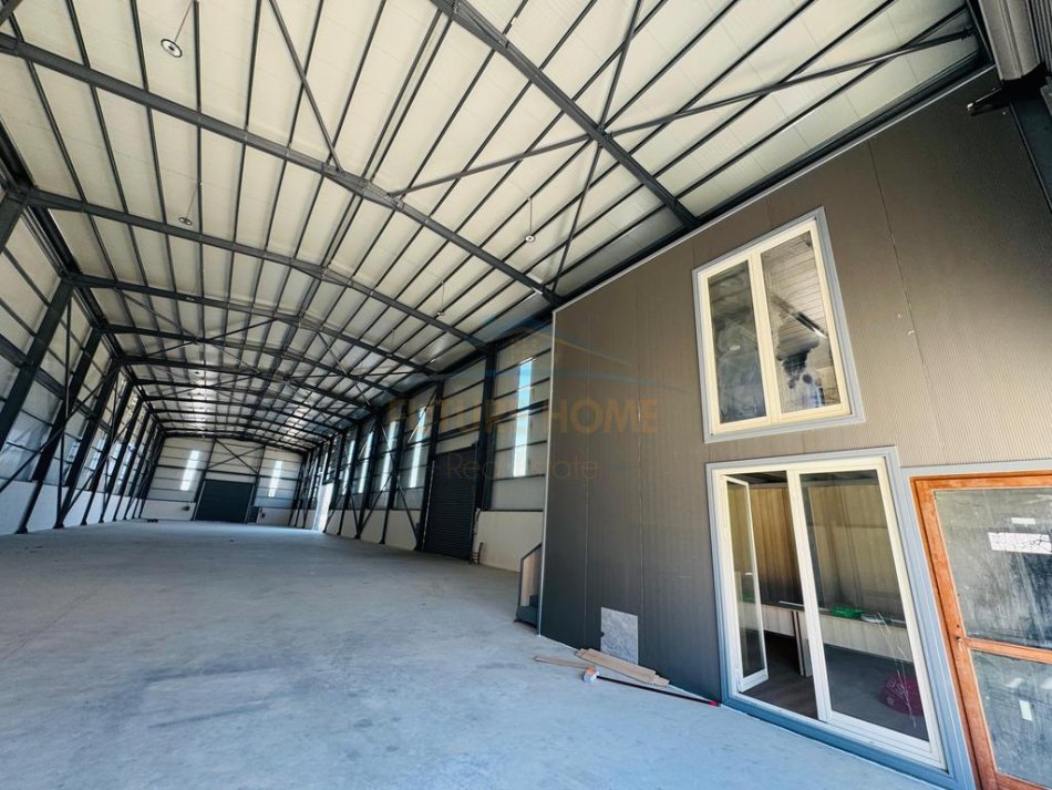 0683487469 Tirane, shitet magazine Kati 0, 6.000 m² 3.000.000 € (Autostrada TIRANE-DURRES)