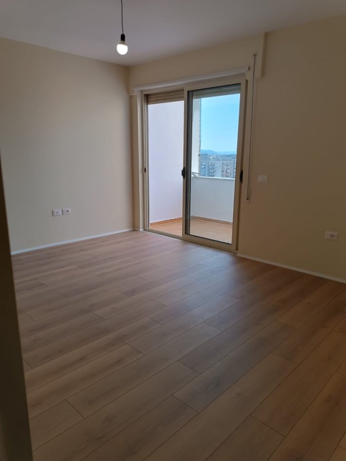 Tirane, shitet apartament 1+1 Kati 9, 50 m² 125.000 € (Rruga e Kavajes)