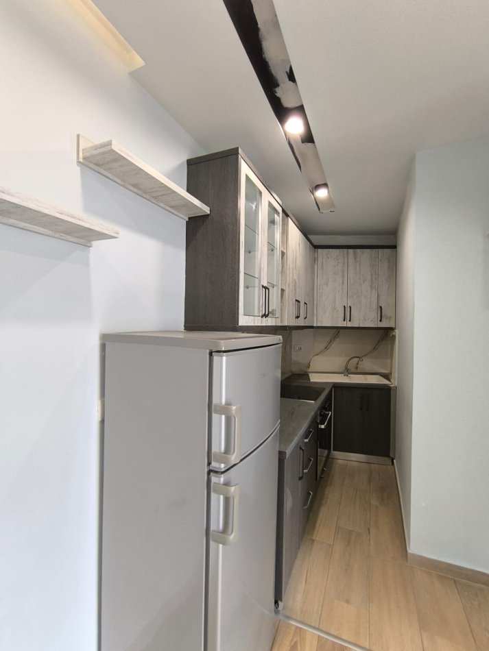 Tirane, shitet apartament 1+1+Ballkon Kati 4, 65 m² 97.500 € (kodra diellit)