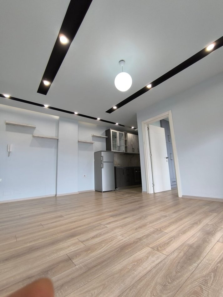 Tirane, shitet apartament 1+1+Ballkon Kati 4, 65 m² 97.500 € (kodra diellit)