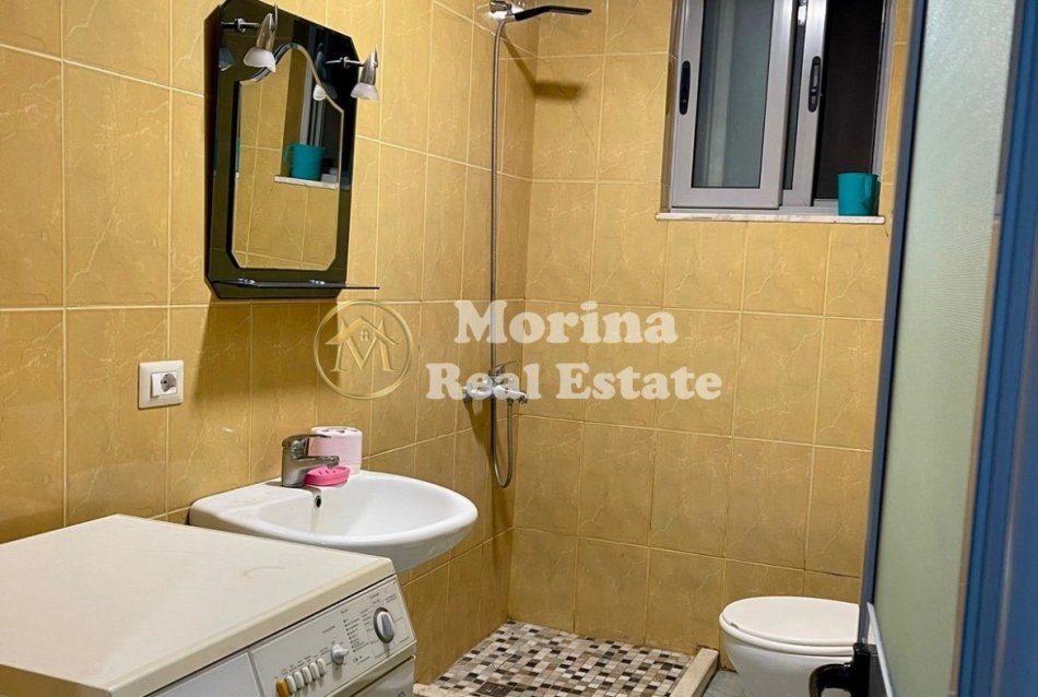 Tirane, jepet me qera apartament 1+1 Kati 3, 65 m² 420 € (Vasil Shanto)