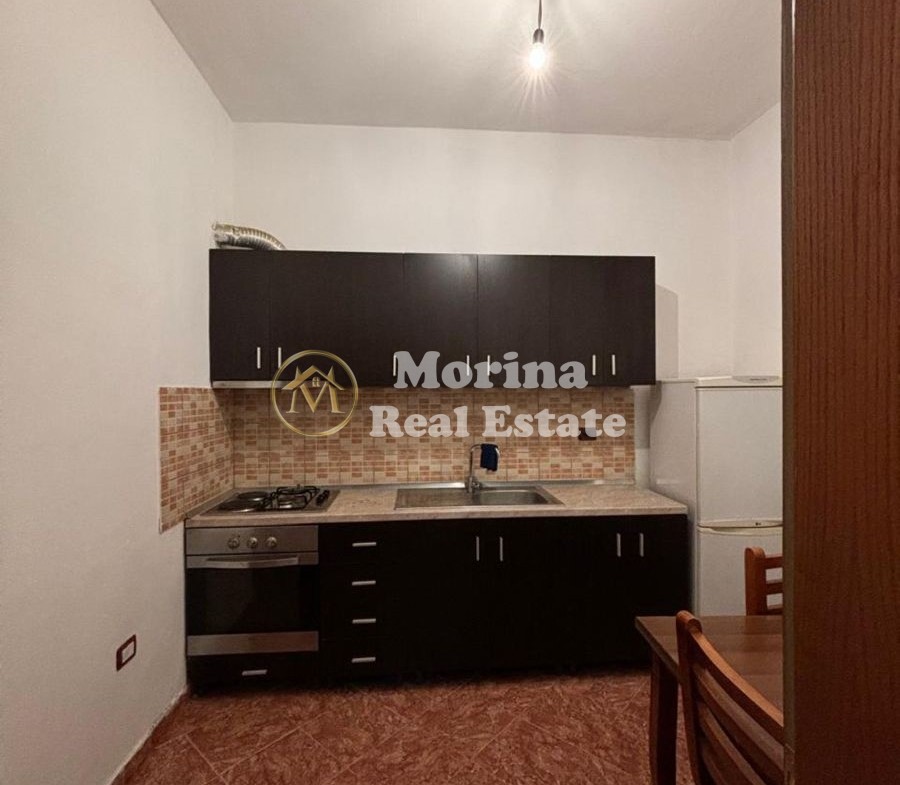 Tirane, jepet me qera apartament 2+1 Kati 1, 80 m² 400 € (Don Bosko)