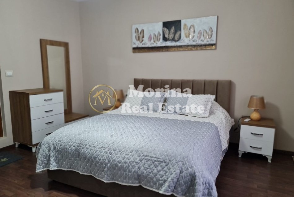 Tirane, jepet me qera shtepi 2+1 Kati 1, 125 m² 700 € (Rruga e Dibres)