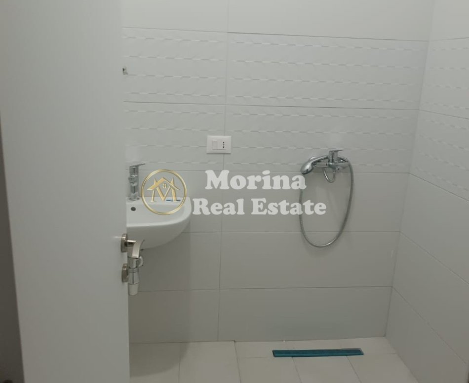 Tirane, jepet me qera apartament 1+1 Kati 1, 70 m² 500 € (Farmacia 10)