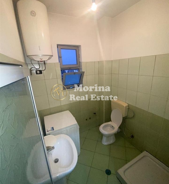 Tirane, jepet me qera shtepi 1+1 Kati 3, 65 m² 350 € (Bulevardi i Ri)