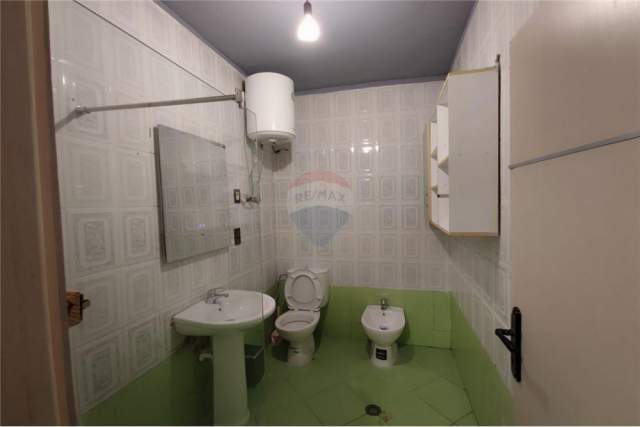 Tirane, jepet me qera apartament 2+1 Kati 2, 97 m² 45.000 Leke (Komuna Parisit)