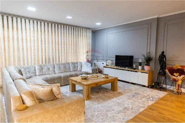 Tirane, shitet apartament 3+1+BLK Kati 2, 150 m² 269.000 Euro (kopshti zoologjik)