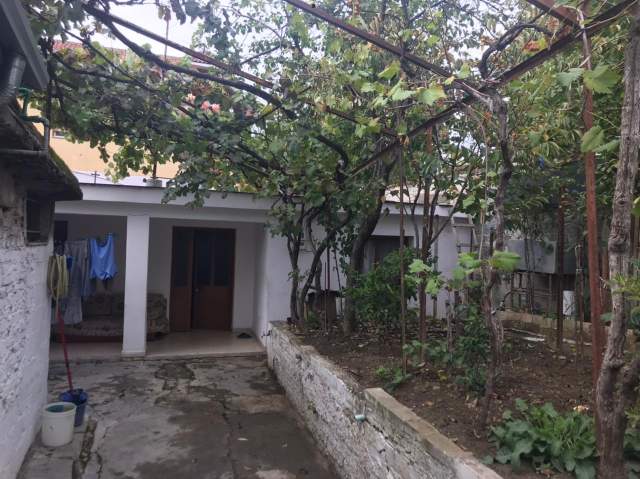 Tirane, shes shtepi 2+1+A+BLK Kati 0, 118 m² 105.000 Euro (qender Babrru Tirane)