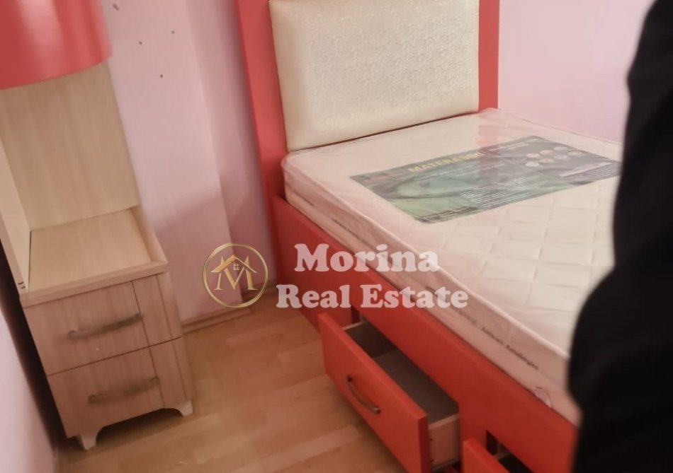 Tirane, jepet me qera apartament 2+1 Kati 5, 106 m² 700 € (Komuna Parisit)