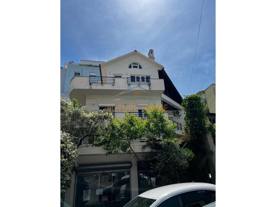 0683487469  Tirane, jepet me qera Vile 3 Katshe , 560 m² 6.000 € (Rruga Bill Klinton)
