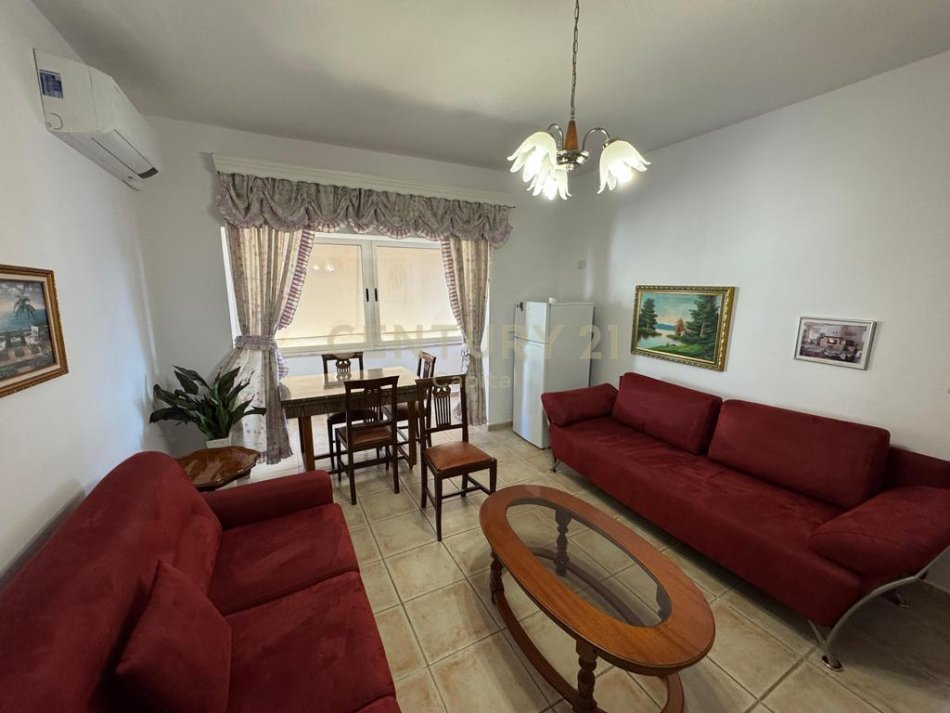Tirane, shitet apartament 1+1 Kati 9, 182.000 € 