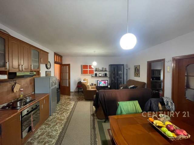 Tirane, ofert apartament Kati 8, 85 m² (komuna e parisit)
