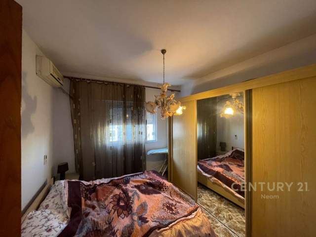 Tirane, ofert apartament Kati 8, 85 m² (komuna e parisit)