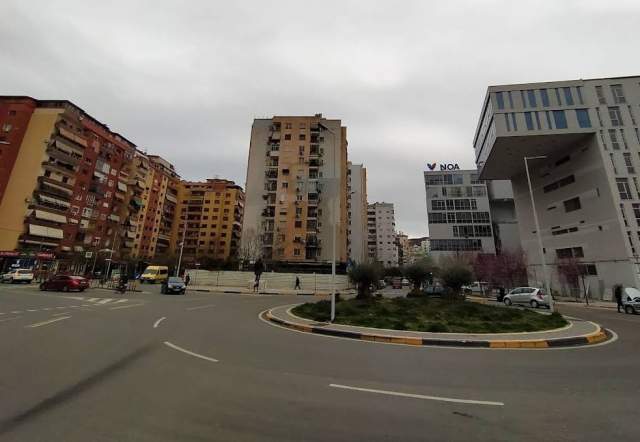 Tirane, shes ambjent biznesi Kati 0, 115 m² 150.000 Euro (Rruga Medar Shtylla)