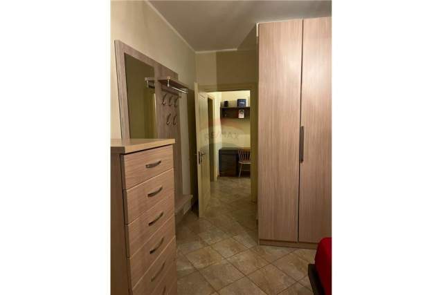 Tirane, jepet me qera apartament 1+1 69 m² 500 Euro (Komuna e Parisit)