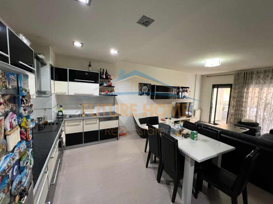 Tirane, shitet apartament 2+1 Kati 4, 97 m² 230.000 € (Komuna e Parisit, Tiranë)