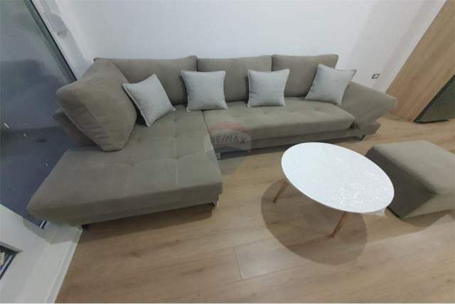 Tirane, jepet me qera apartament 1+1 70 m² 400 Euro (kompleksi Kontakt)