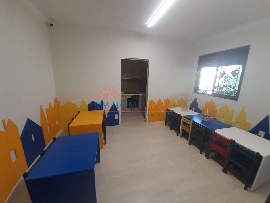 Tirane, jepet me qera ambjent biznesi , 