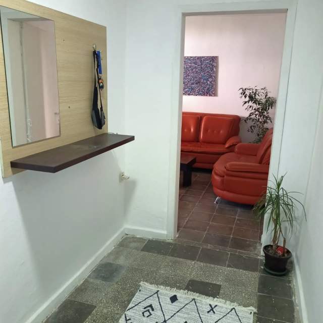 Tirane, jepet me qera apartament Kati 2, 53 m² 25000 Leke, Kombinat Rr.Haki Stermilli)