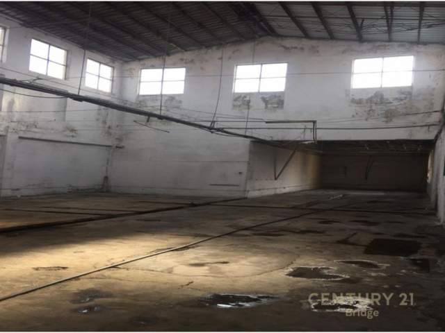 Kavaje, jap me qera magazine Kati 0, 3.000 m² 3.000 Euro (kavaje-rrogozhine)