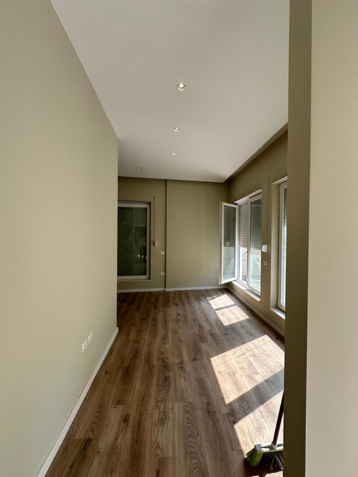 Tirane, shitet apartament 1+1+Aneks+Ballkon Kati 1, 54 m² 89.000 € (Kopshti Zoologjik)