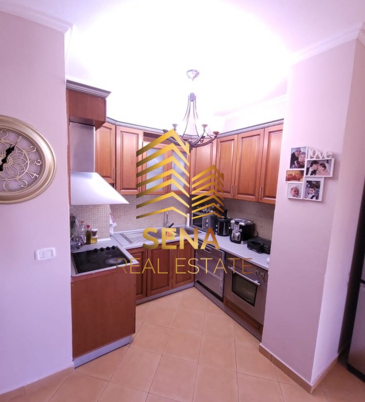 Tirane, jepet me qera apartament 2+1 Kati 8, 125 m² 600 € (Bulevardi Gjergj Fishta)