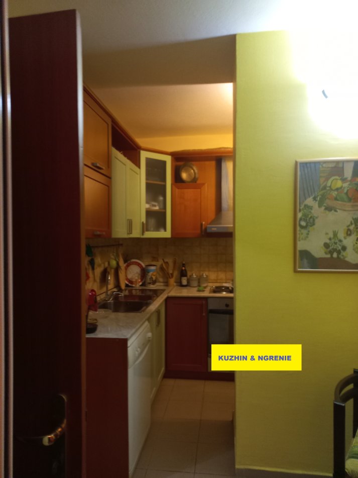 Tirane,Shitet Apartament tip 2+1+Aneks, kat 3, pallat ri 10 kate, sip.95m², Cmimi 145.000 €, në Blv.Zhan D’Ark, pranë Min. Jashtme e zyrave Avokatit Popullit, 20 m nga Lana, Brryli, 5-minuta këmbë nga qendra e Tiranës