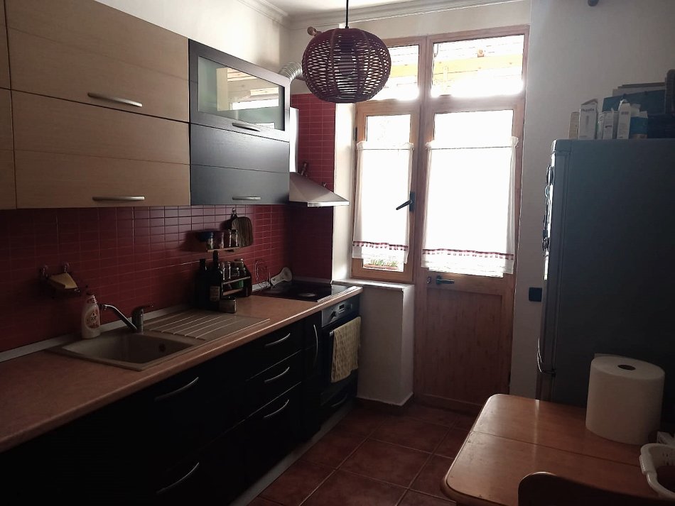 Tirane, shitet apartament duplex Dublex Kati 2, 157 m² 239.000 € (vasil shanto , stadiumi dinamo)