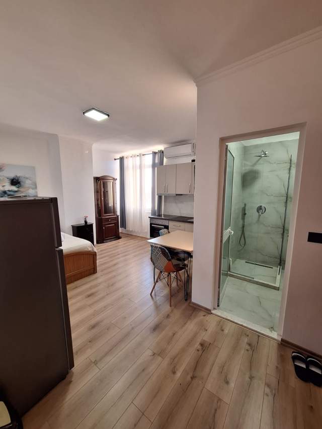 Tirane, jepet me qera garsonier Kati 7, 30 m² 370 Euro (Rr Muhamet Gjollesha)