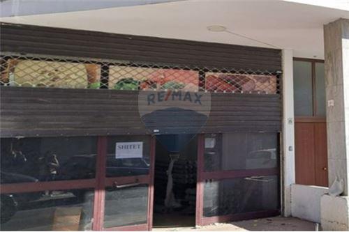 Tirane, shitet ambjent biznesi Kati 0, 75 m² 150.000 Euro (Beqir Luga)