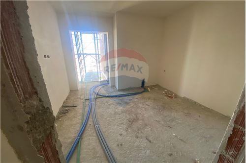 Tirane, shitet apartament 1+1+BLK Kati 3, 74 m² 88.500 Euro (Farmacia 10)