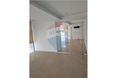 Tirane, jepet me qera zyre Kati 1, 77 m² 700 Euro