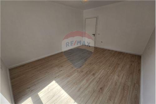 Tirane, shitet 1+1 , 72 m² 125.000 € (ER PETROL ZOGU I ZI - Don Bosko, Albania)