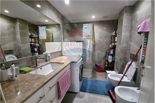 Tirane, shitet apartament 2+1+BLK Kati 1, 107 m² 145.500 Euro (Rruga e Barrikadave)