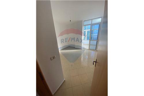 Tirane, shitet apartament 2+1+BLK Kati 2, 96 m² 77.000 Euro (astir)