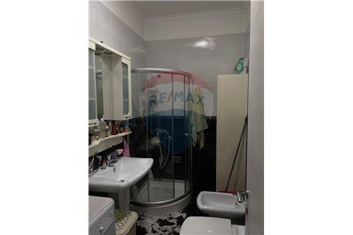 Tirane, shitet apartament 1+1+BLK 49 m² 96.600 Euro (komune)