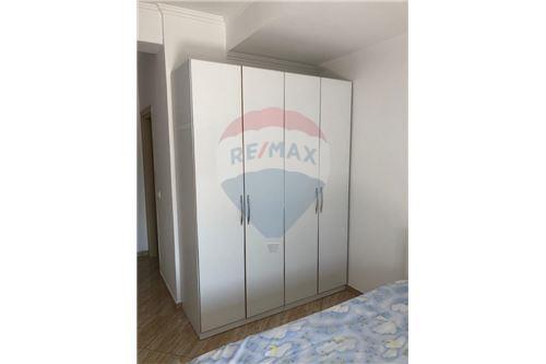Tirane, shitet apartament 3+1 Kati 8, 104 m² 95.000 Euro (astir)