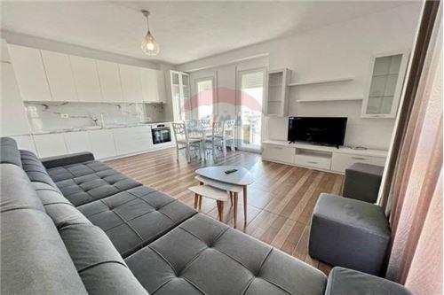 Jepet me qira apartament 2+1 tek Kompleksi Mangalem.