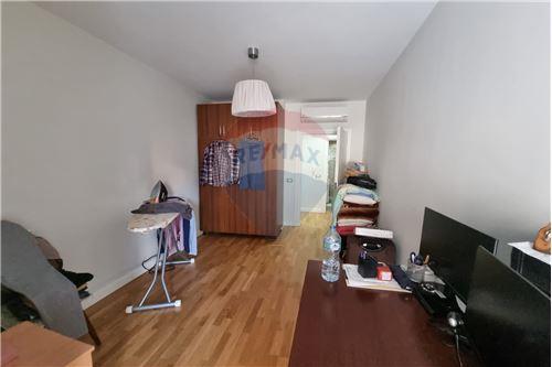 Tirane, shitet apartament 2+1+BLK Kati 1, 107 m² 145.500 Euro (Rruga e Barrikadave)