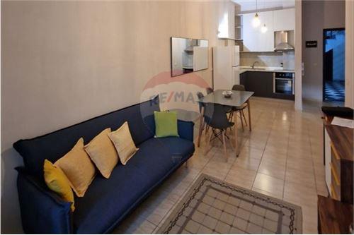 Lungomare, jepet me qera apartament 1+1+BLK Kati 0, 67 m² 330 Euro (Rr.Uje Ftohte)