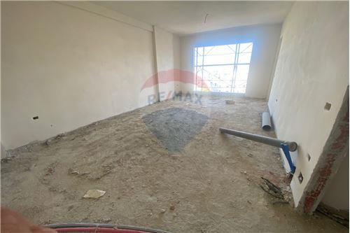 Tirane, shitet apartament 1+1+BLK Kati 3, 74 m² 88.500 Euro (Farmacia 10)