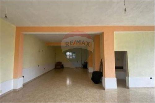 Tirane, jepet me qera ambjent biznesi Kati 0, 120 m² 350 Euro (Mjull Bathore)